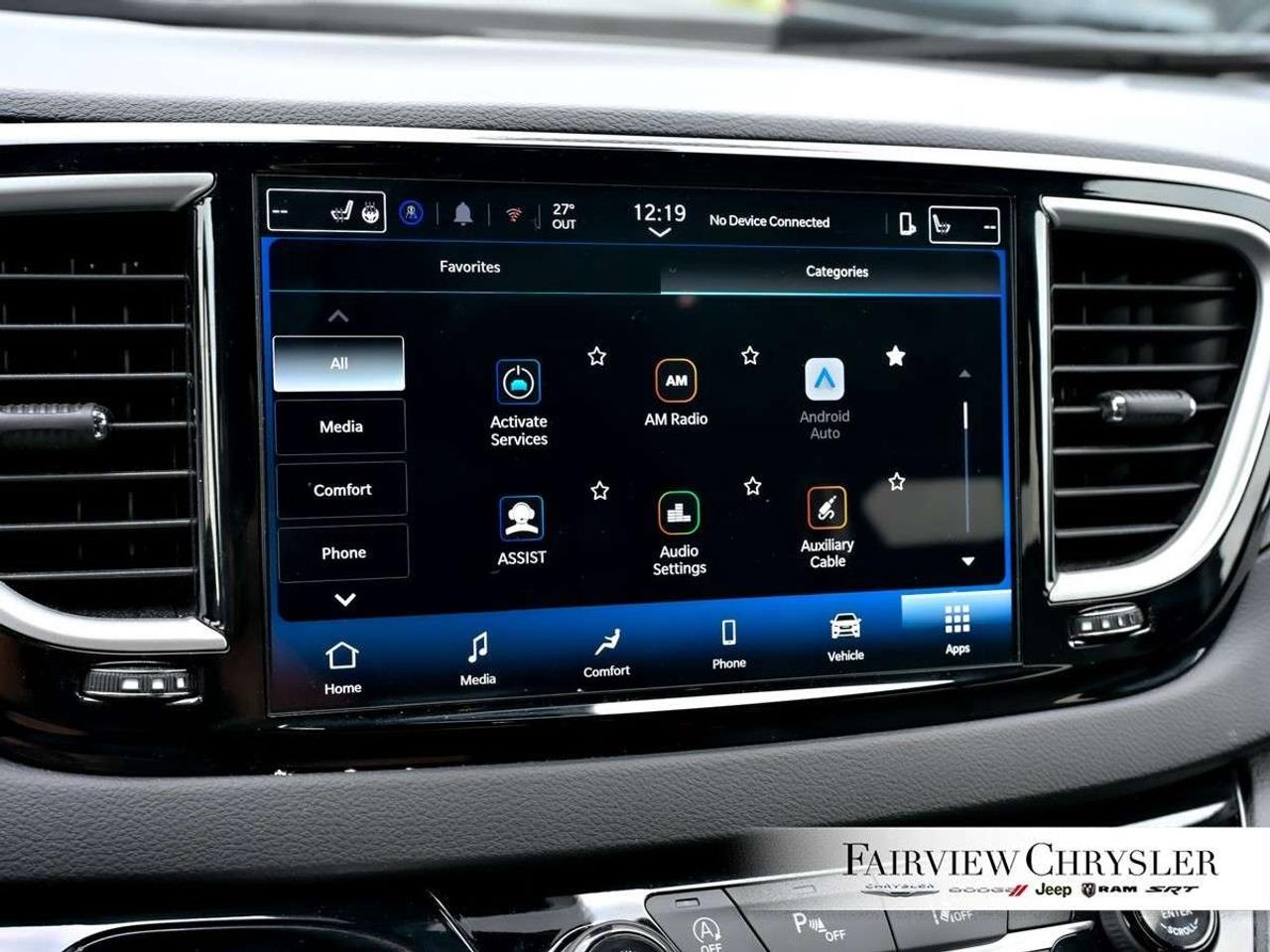 2025 Chrysler Grand Caravan SXT 2WD PWR SLIDING DOORS   LEATHER   CARPLAY   HEATED SEATS   HEATED STEERING WHEEL   REMOTE START Photo