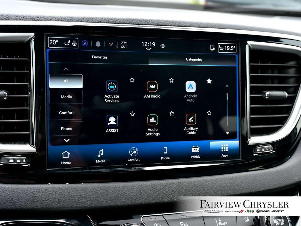 2025 Chrysler Grand Caravan SXT 2WD PWR SLIDING DOORS   LEATHER   CARPLAY   HEATED SEATS   HEATED STEERING WHEEL   REMOTE START Photo