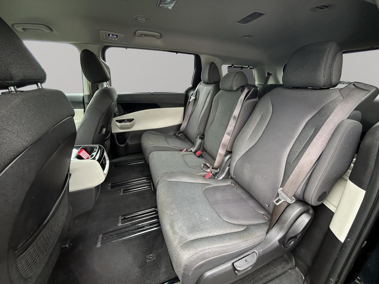 2023 Kia Carnival LX | Seating for 8 | Forward Collision Warning | Autonomous Emergency Braking | Blind-spot Assist | Photo