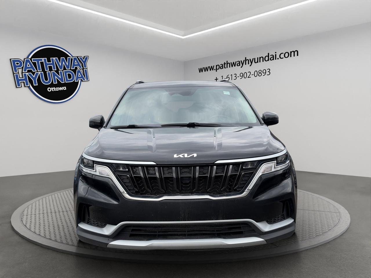 2023 Kia Carnival LX | Seating for 8 | Forward Collision Warning | Autonomous Emergency Braking | Blind-spot Assist | Photo