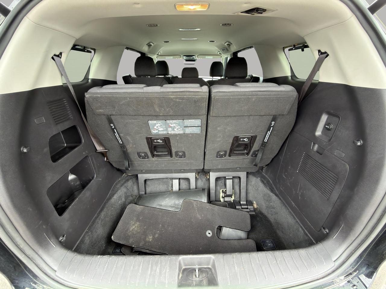 2023 Kia Carnival LX | Seating for 8 | Forward Collision Warning | Autonomous Emergency Braking | Blind-spot Assist | Photo