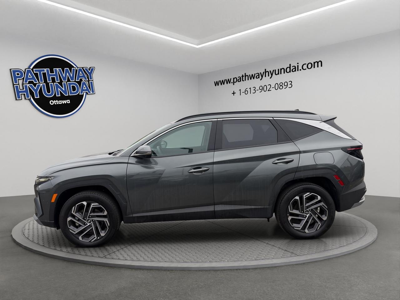2026 Hyundai Tucson Hybrid Ultimate | Lane Departure Warning | Adaptive Cruise Control | Remote Engine Start | Pan Roof Photo