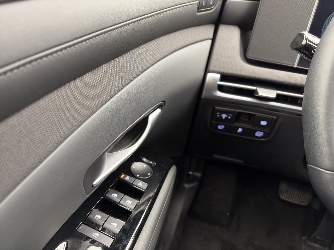 2026 Hyundai Tucson Hybrid Ultimate | Lane Departure Warning | Adaptive Cruise Control | Remote Engine Start | Pan Roof Photo