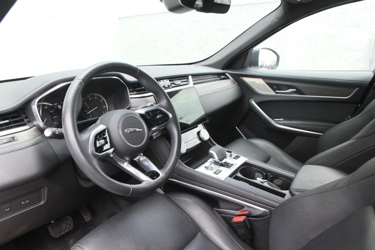 2023 Jaguar F-PACE S Photo