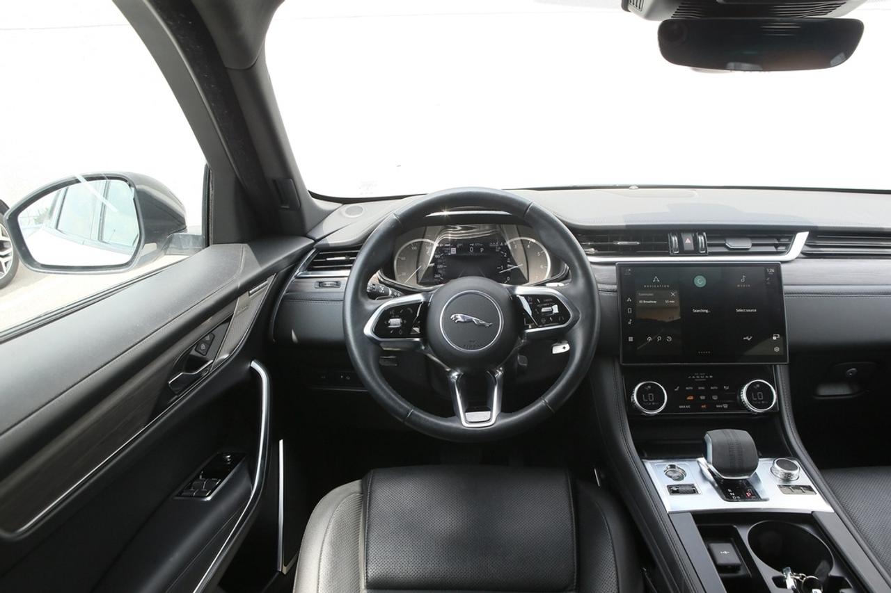 2023 Jaguar F-PACE S Photo