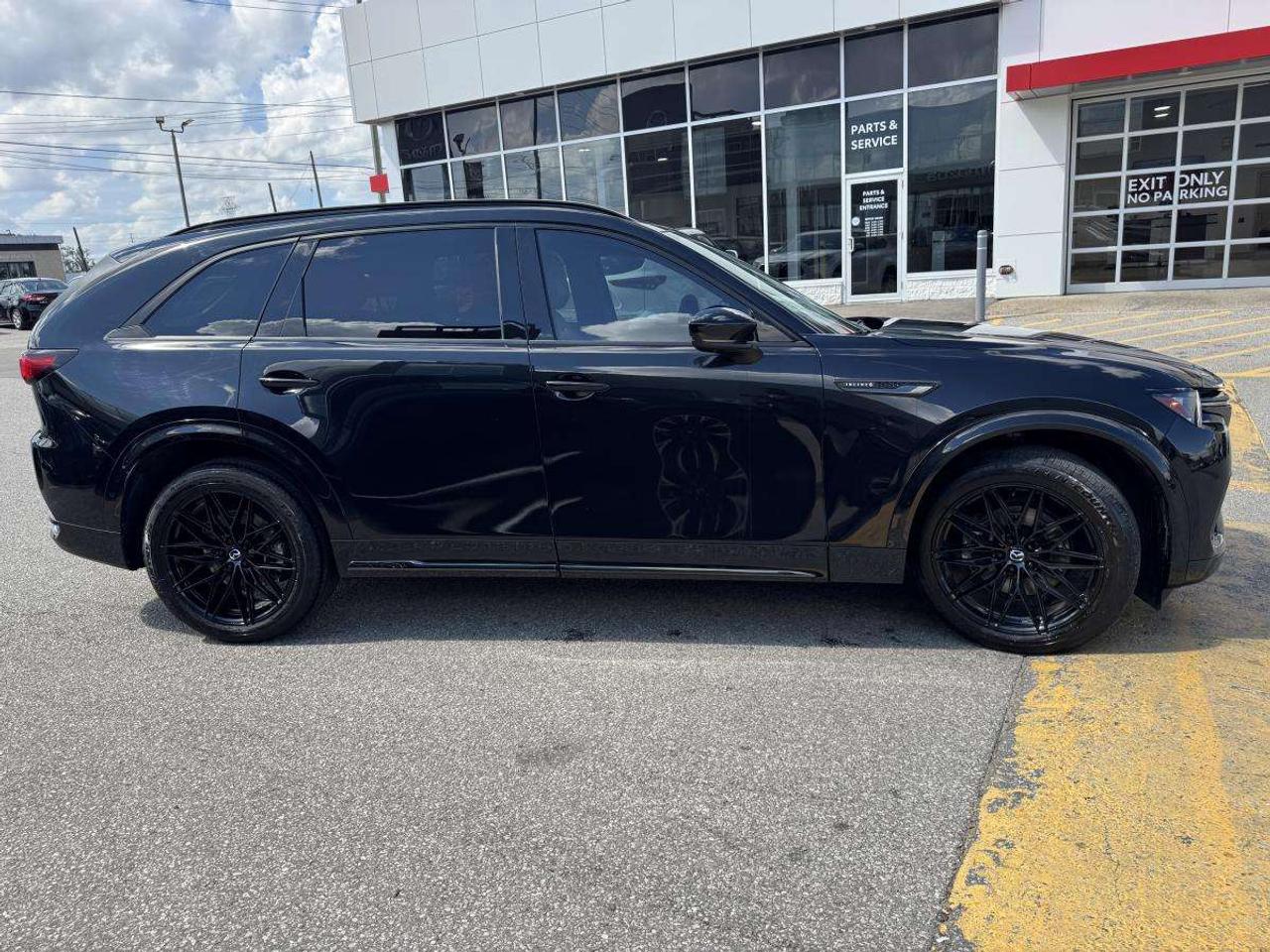 2025 Mazda CX-70 MHEV SIGNATURE/ 2.99% RATE/ MUST SEE/ CARFAX CLEAN Photo