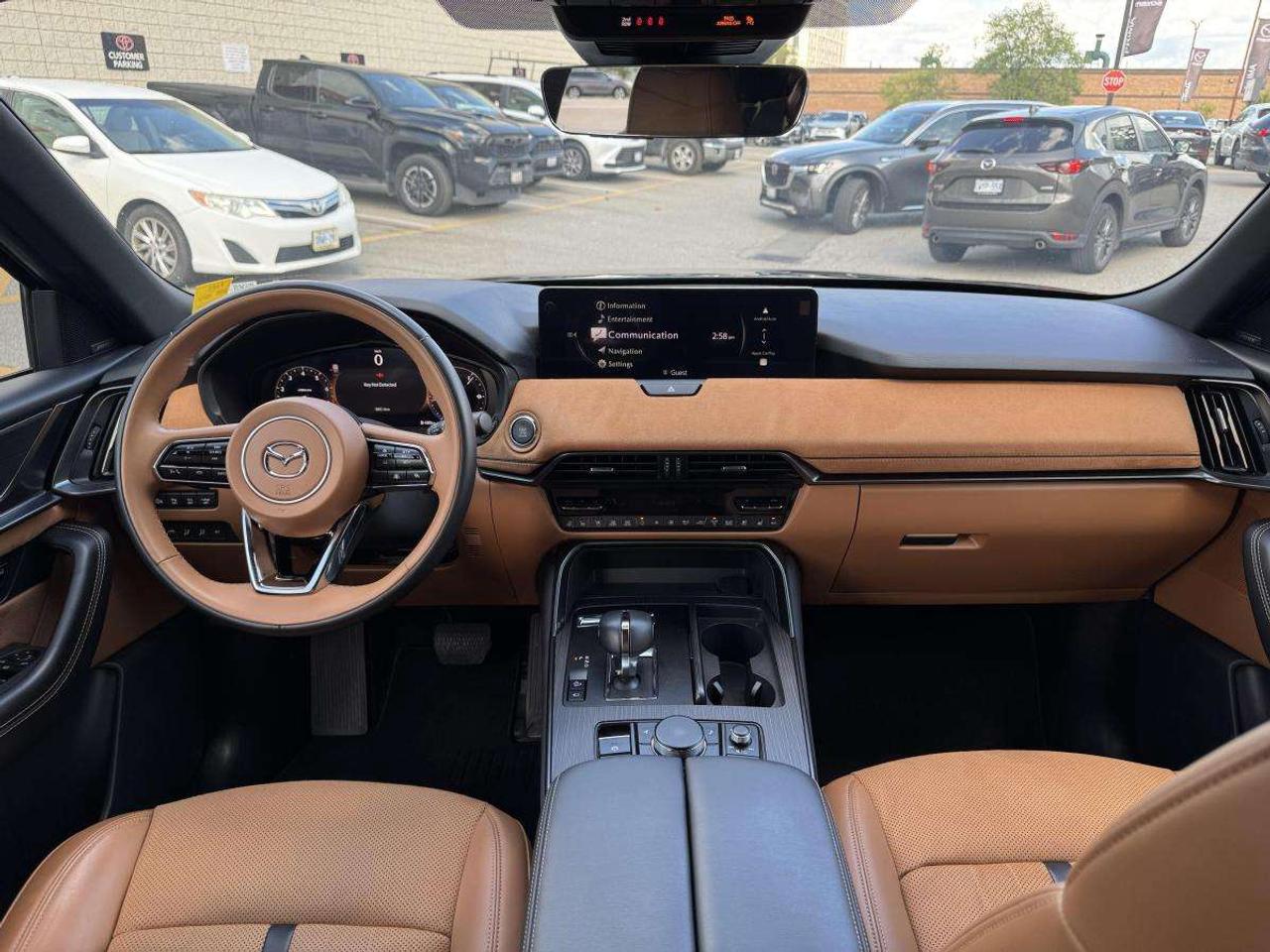2025 Mazda CX-70 MHEV SIGNATURE/ 2.99% RATE/ MUST SEE/ CARFAX CLEAN Photo
