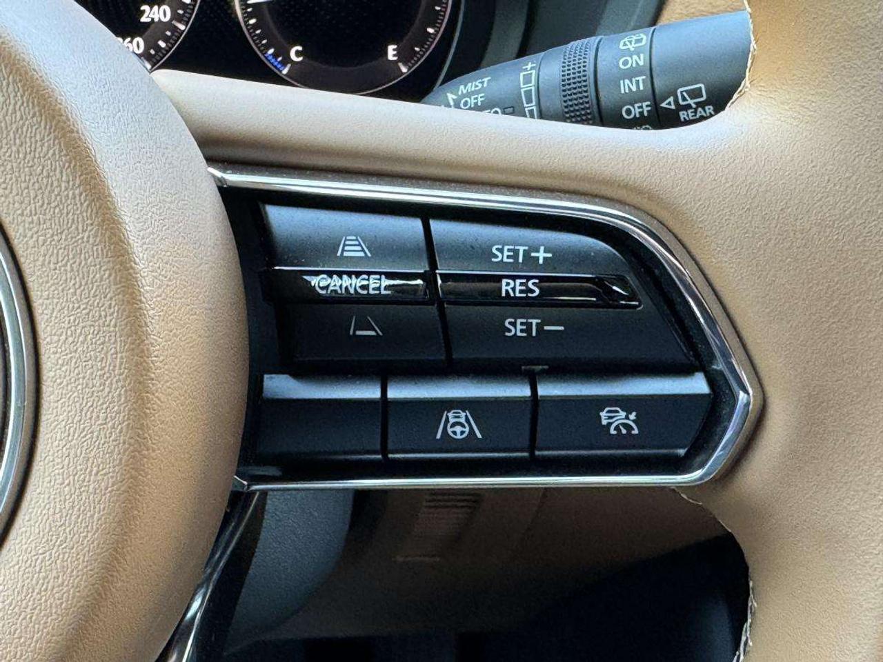 2025 Mazda CX-70 MHEV SIGNATURE/ 2.99% RATE/ MUST SEE/ CARFAX CLEAN Photo