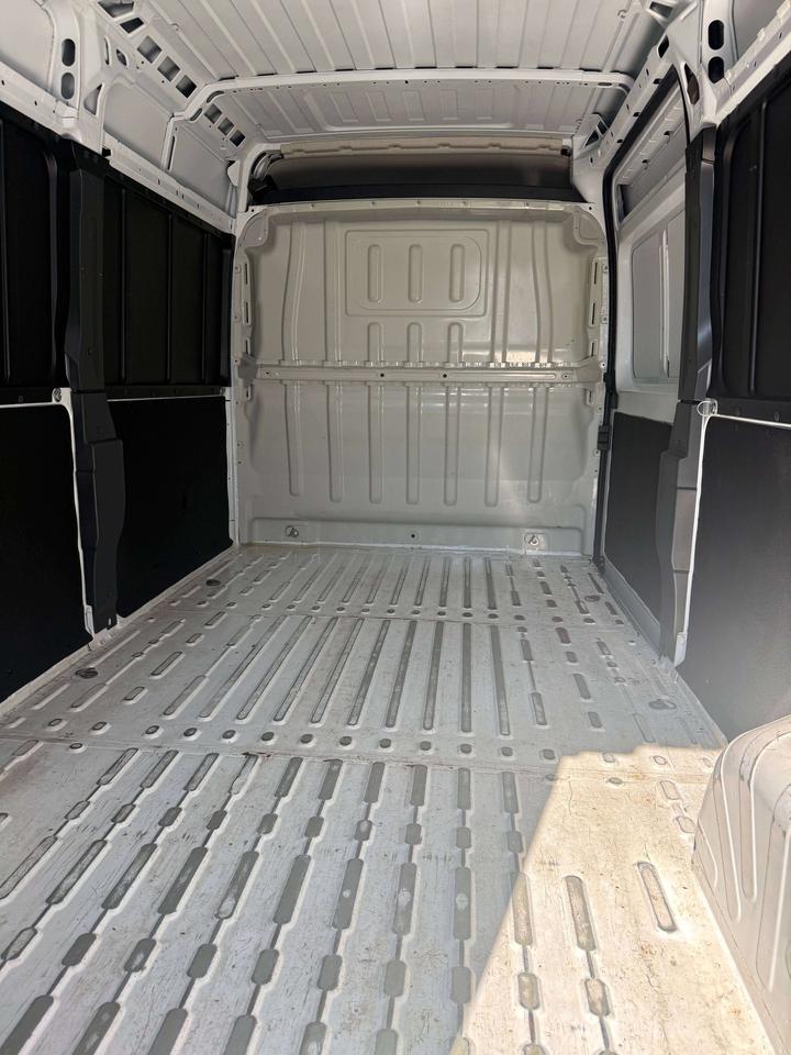 2023 RAM ProMaster 159 w/b, only 68,000 Kms. Photo