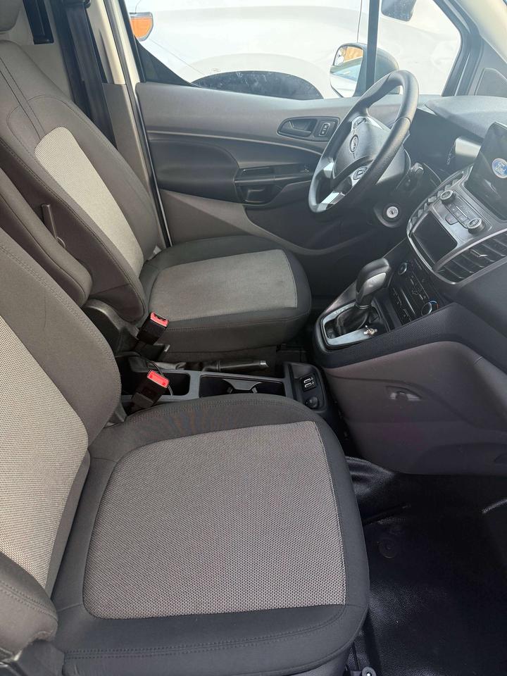 2021 Ford Transit Connect Upgraded Interior, work ready. Photo