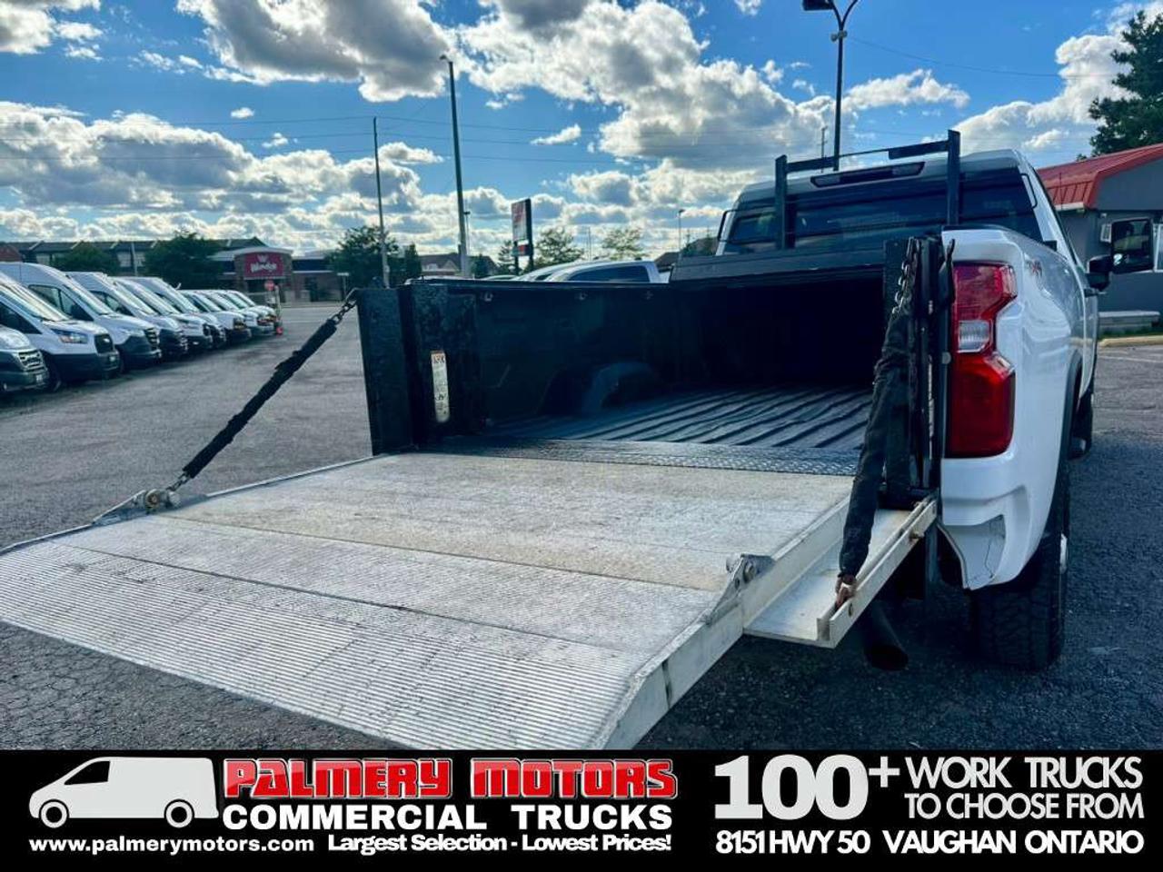 2022 Chevrolet SILVERADO 2500HD Double Cab 4X4 8FT Box + Tailgate Photo