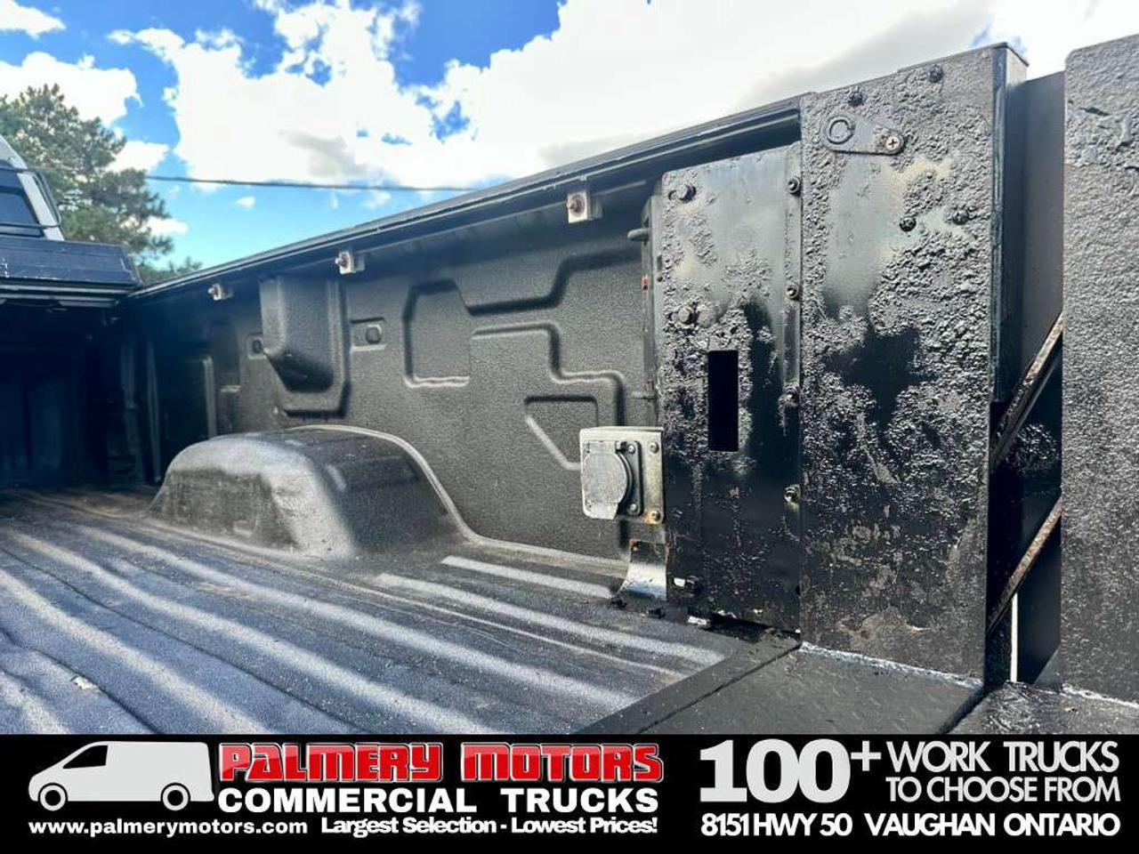 2022 Chevrolet SILVERADO 2500HD Double Cab 4X4 8FT Box + Tailgate Photo