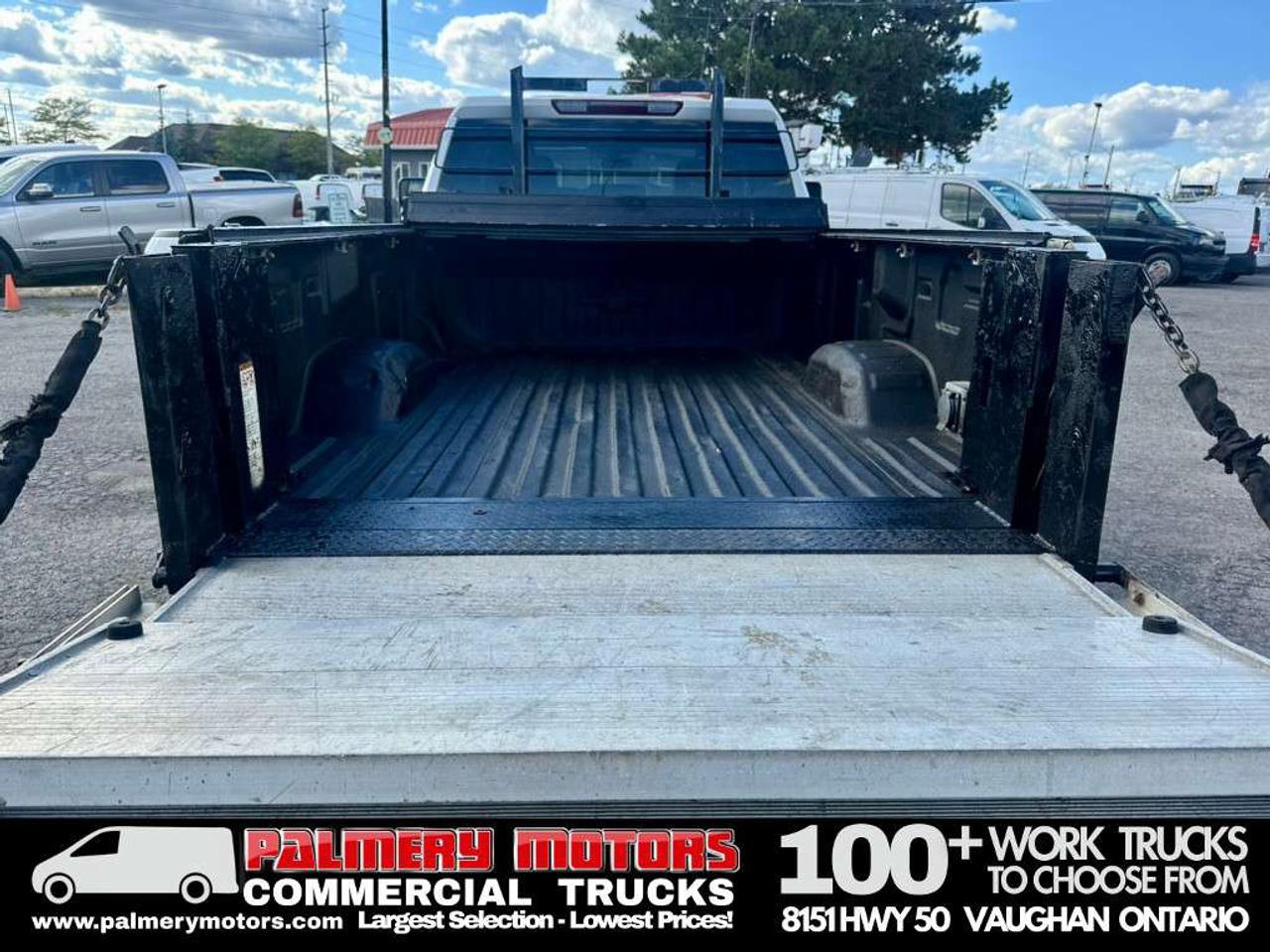 2022 Chevrolet SILVERADO 2500HD Double Cab 4X4 8FT Box + Tailgate Photo
