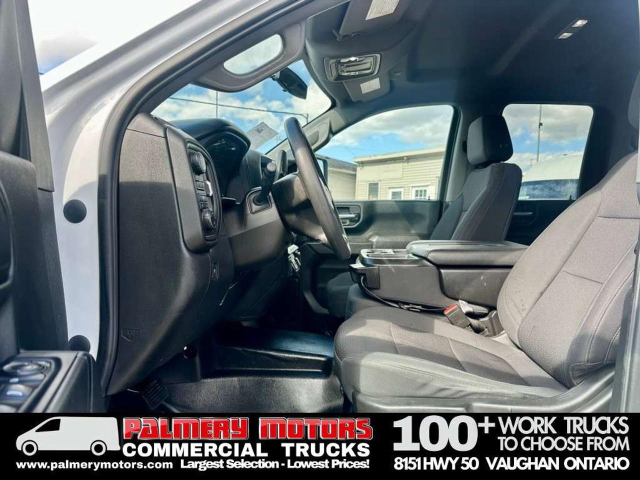2022 Chevrolet SILVERADO 2500HD Double Cab 4X4 8FT Box + Tailgate Photo