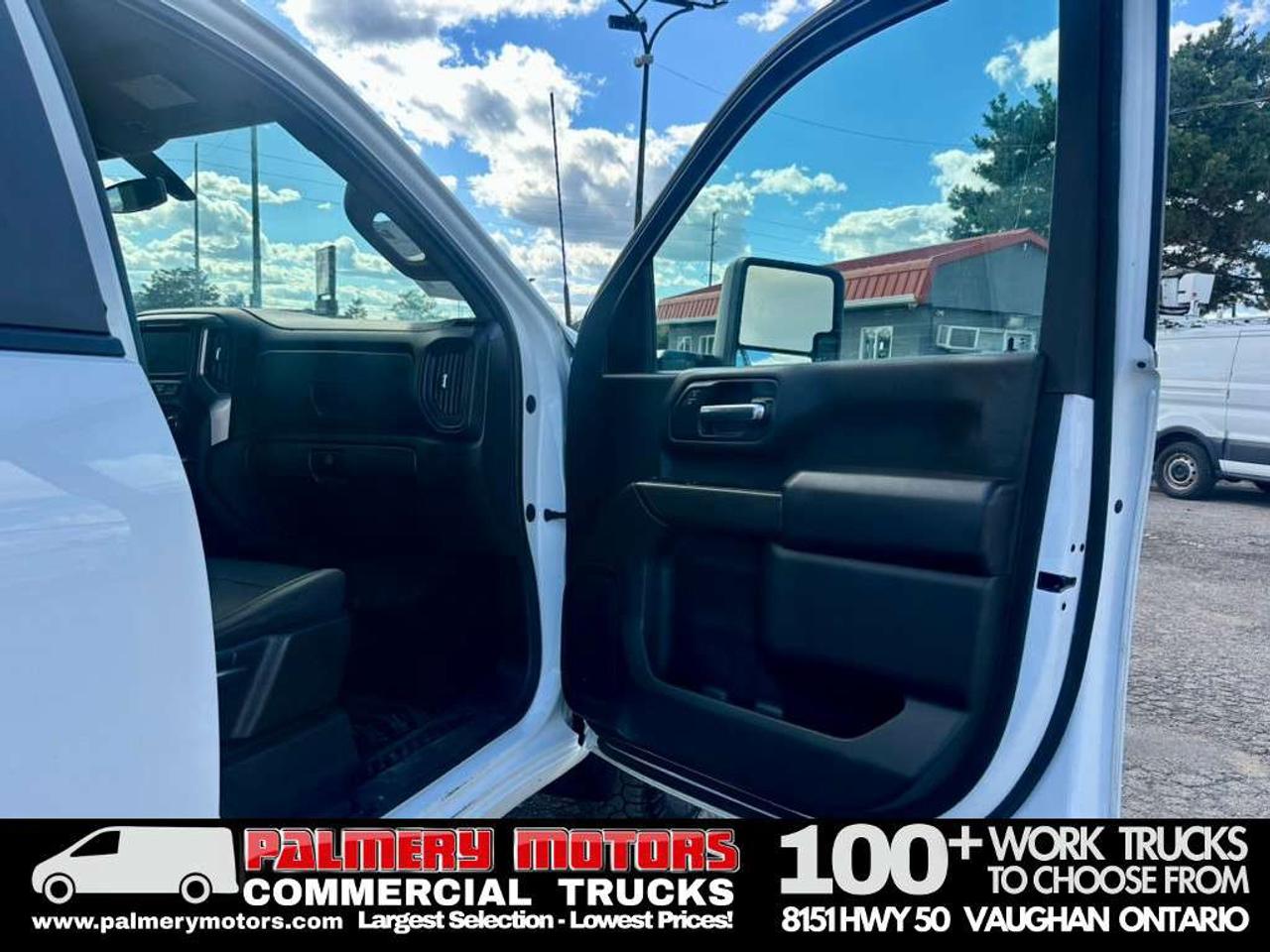 2022 Chevrolet SILVERADO 2500HD Double Cab 4X4 8FT Box + Tailgate Photo