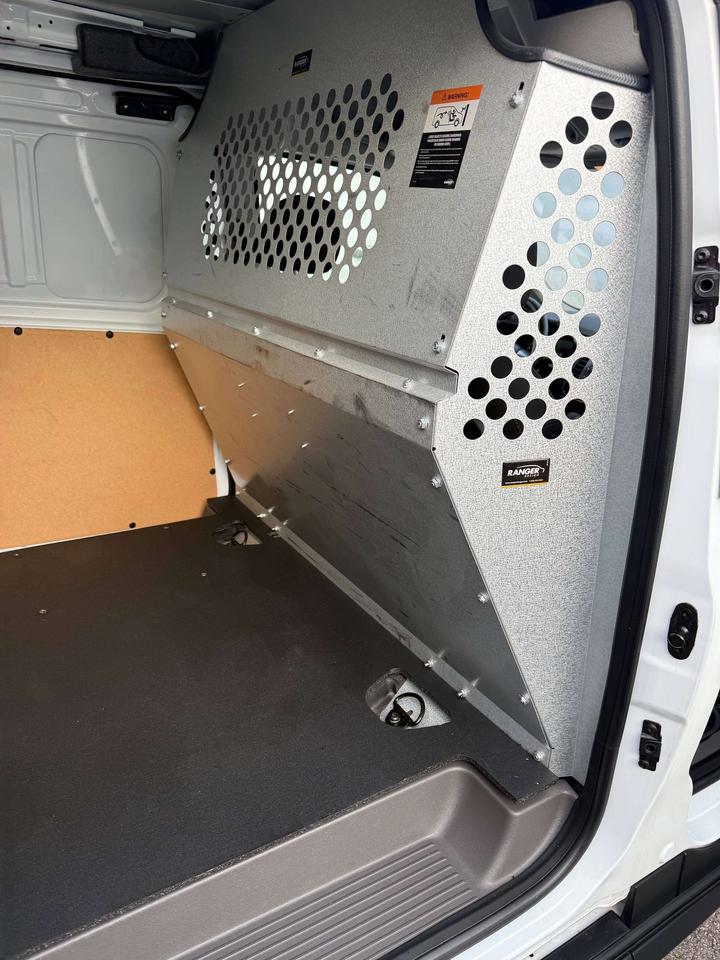 2023 Ford Transit Connect Fully loaded and certified Photo
