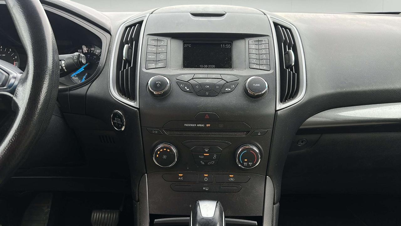 2015 Ford Edge SE Photo