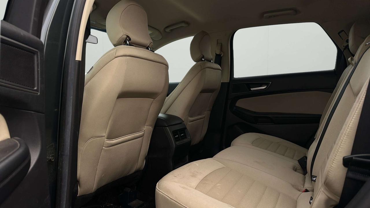 2015 Ford Edge SE Photo