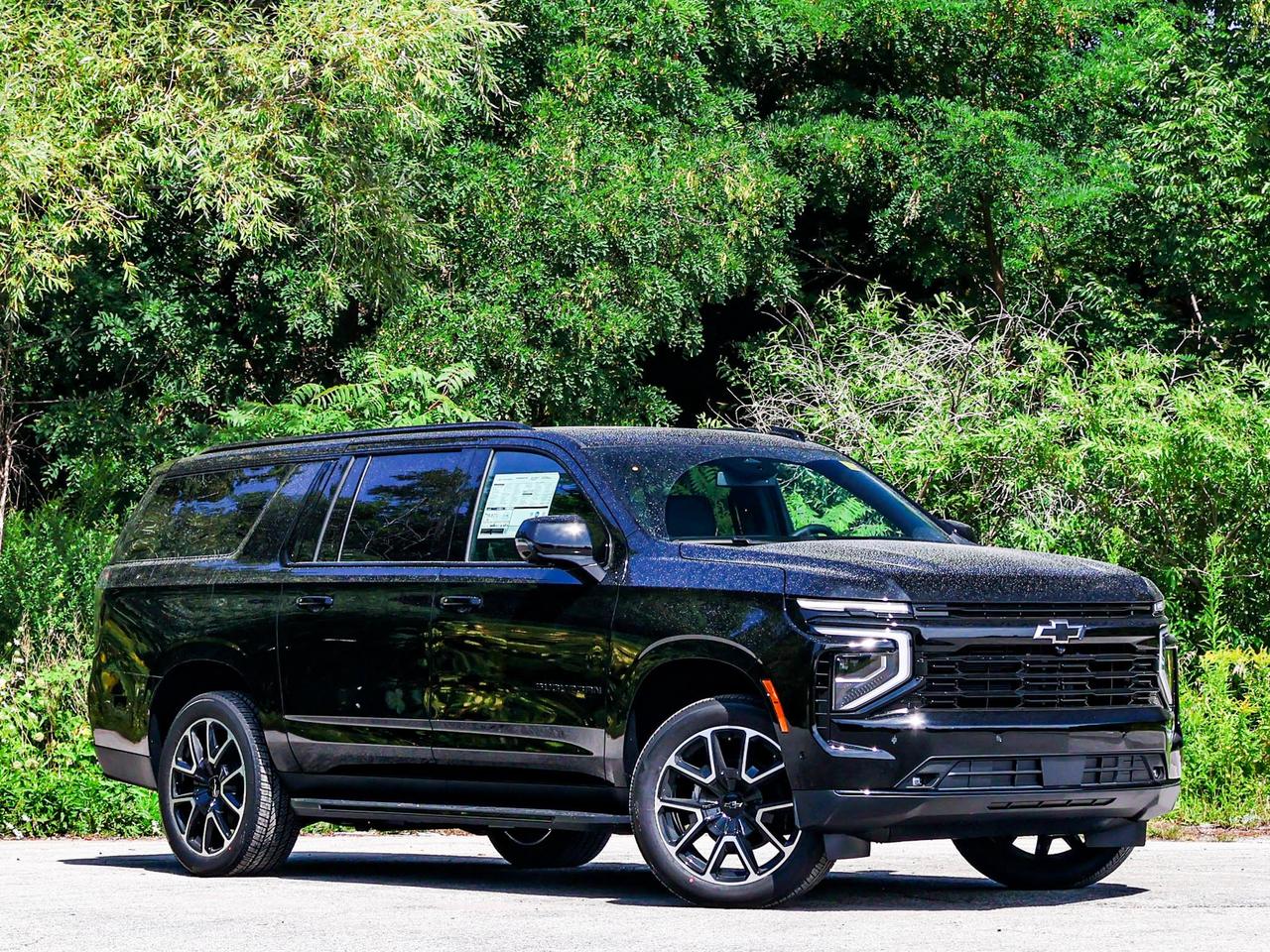 2026 Chevrolet Suburban RST Photo5