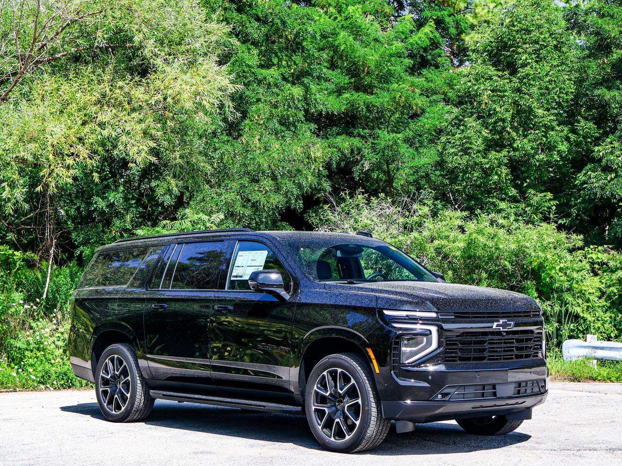 2026 Chevrolet Suburban RST Photo