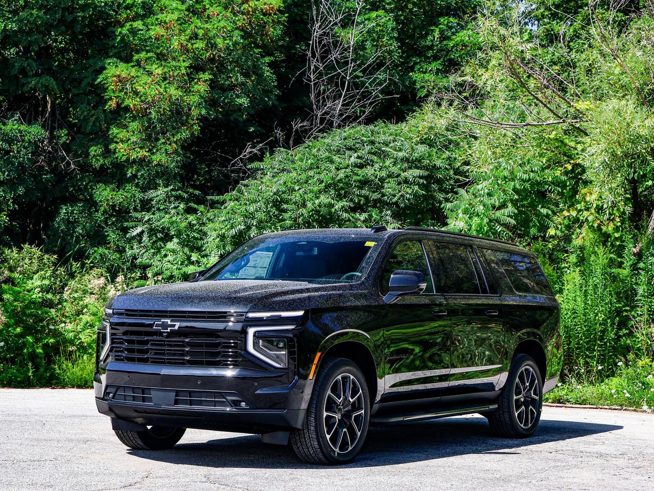 2026 Chevrolet Suburban RST Photo