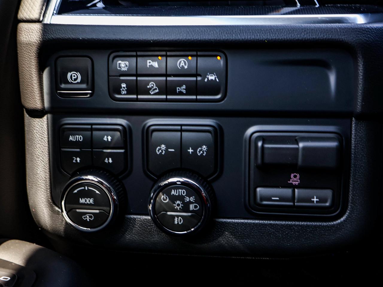 2026 Chevrolet Suburban RST Photo