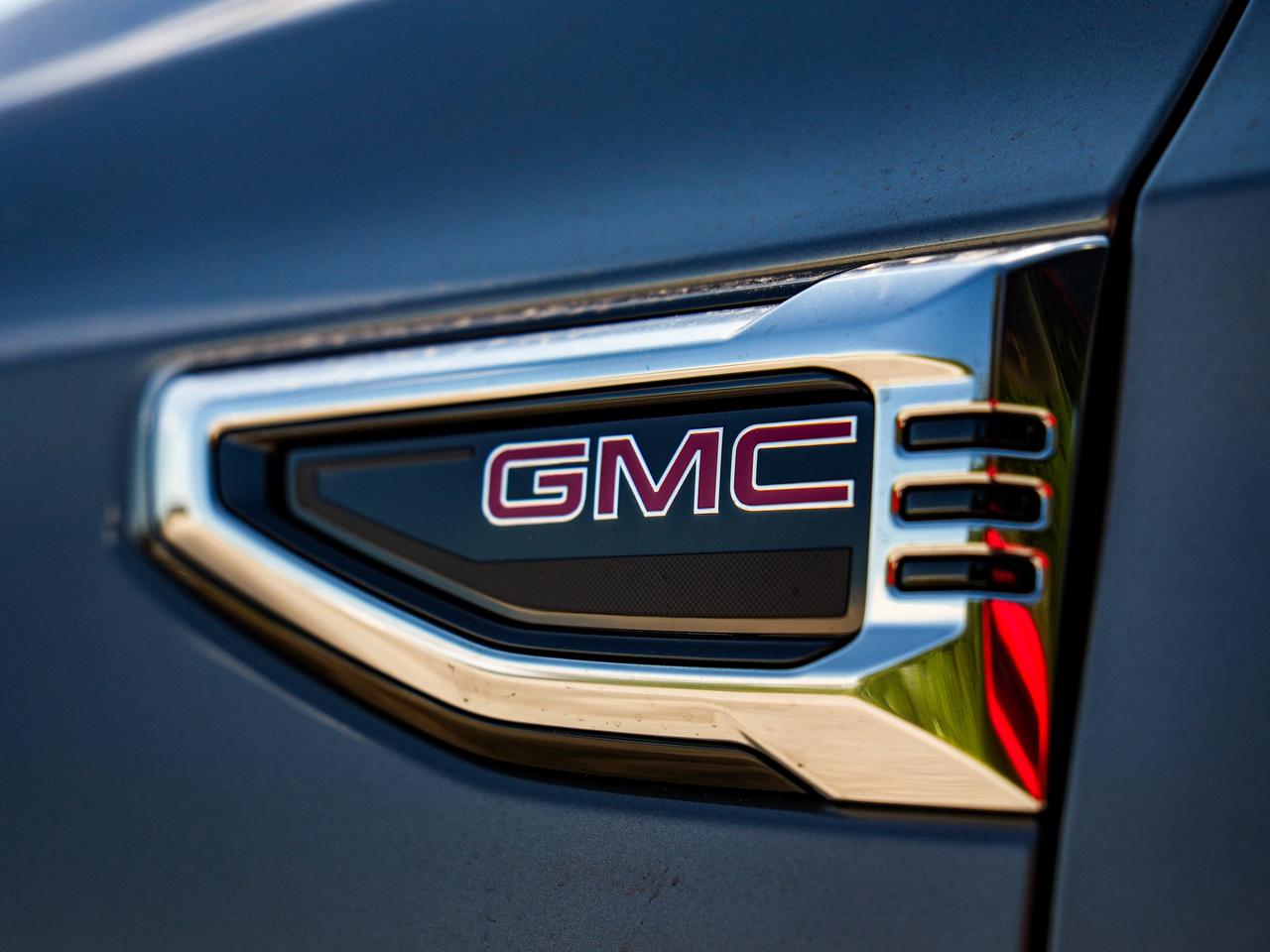 2026 GMC Yukon XL Denali Photo