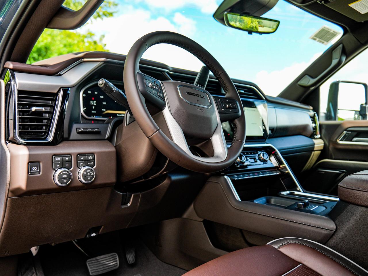 2026 GMC SIERRA 2500HD DENALI Photo