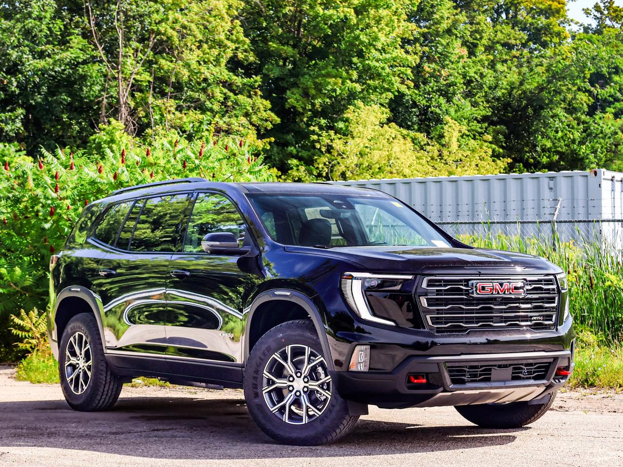 2027 GMC Acadia AT4 Photo