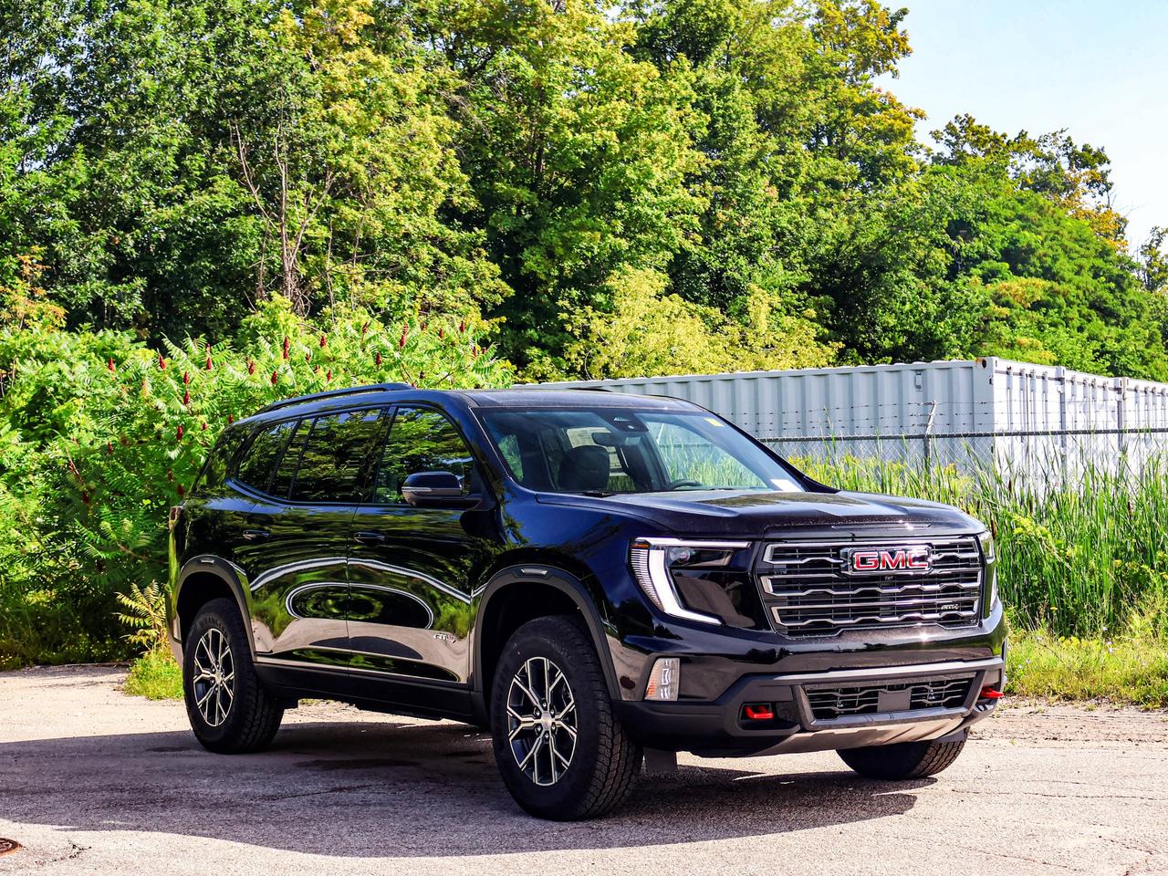 2027 GMC Acadia AT4 Photo
