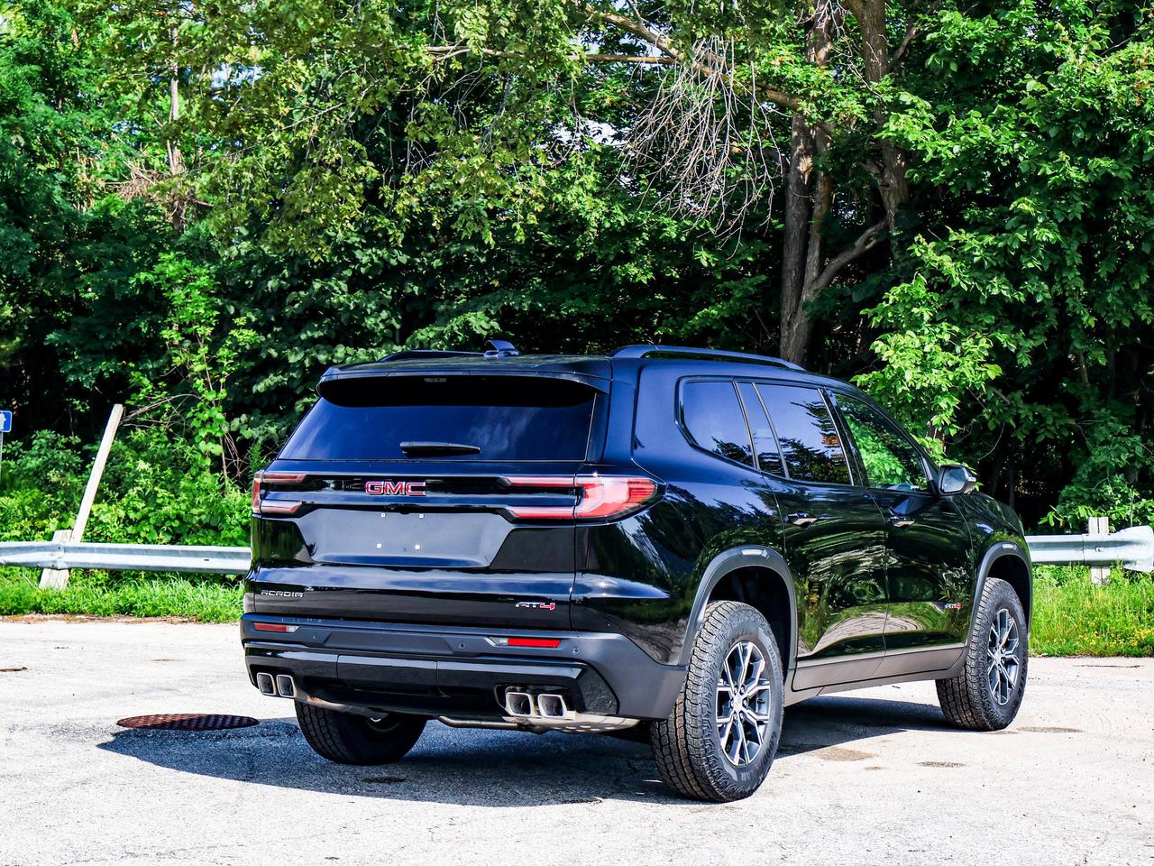 2027 GMC Acadia AT4 Photo