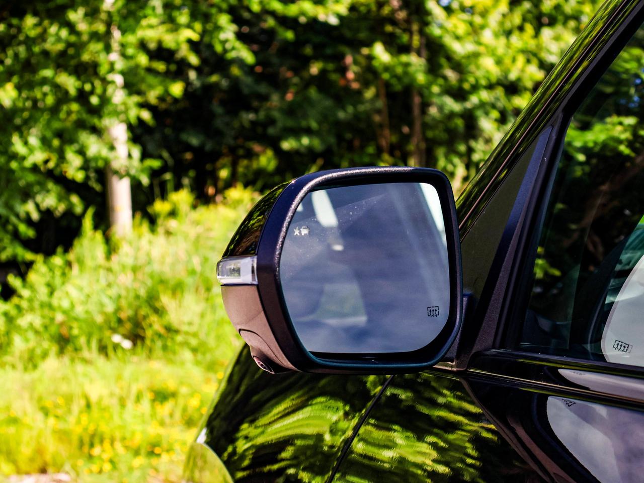 2027 GMC Acadia AT4 Photo