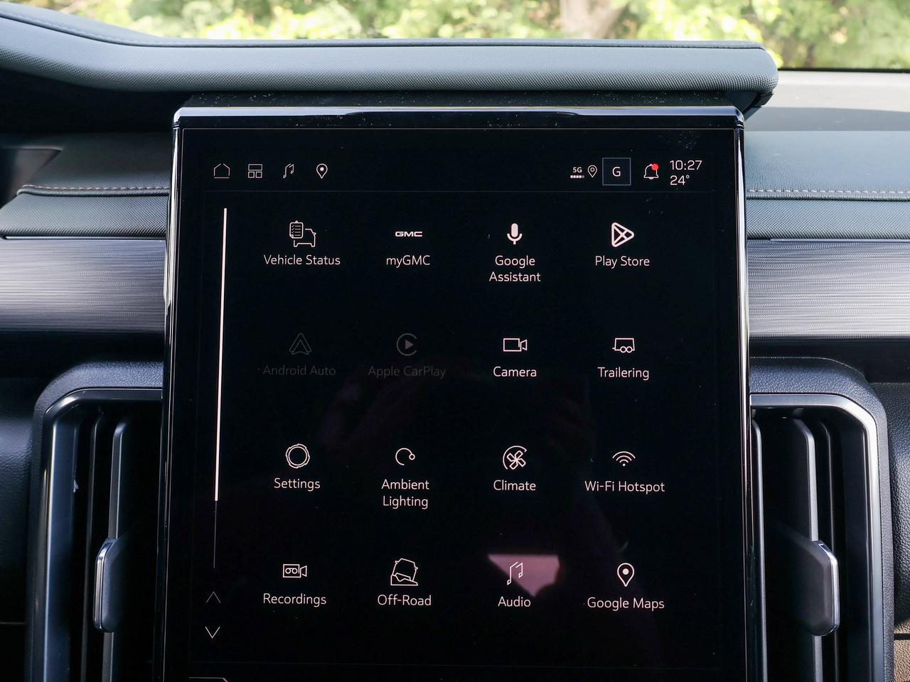 2027 GMC Acadia AT4 Photo