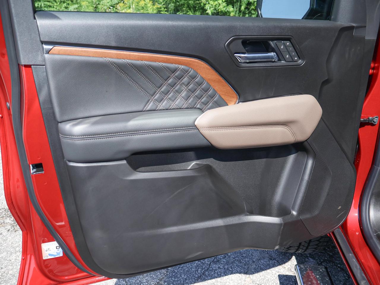2026 GMC Canyon Denali Photo