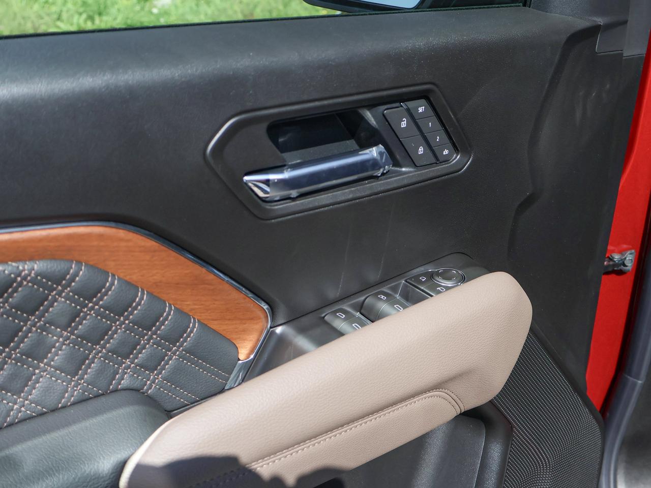 2026 GMC Canyon Denali Photo
