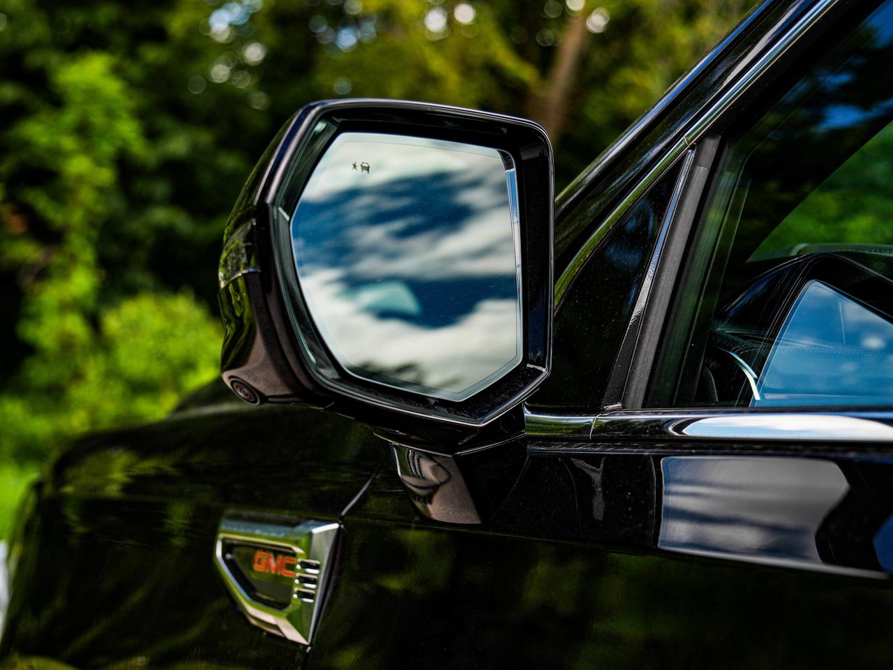 2026 GMC Yukon XL Denali Photo
