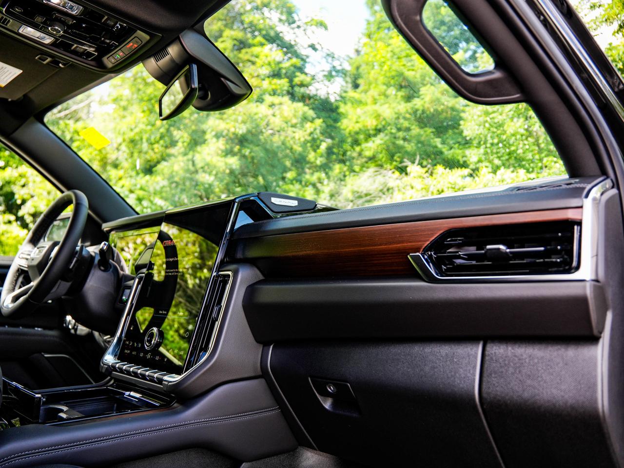 2026 GMC Yukon XL Denali Photo