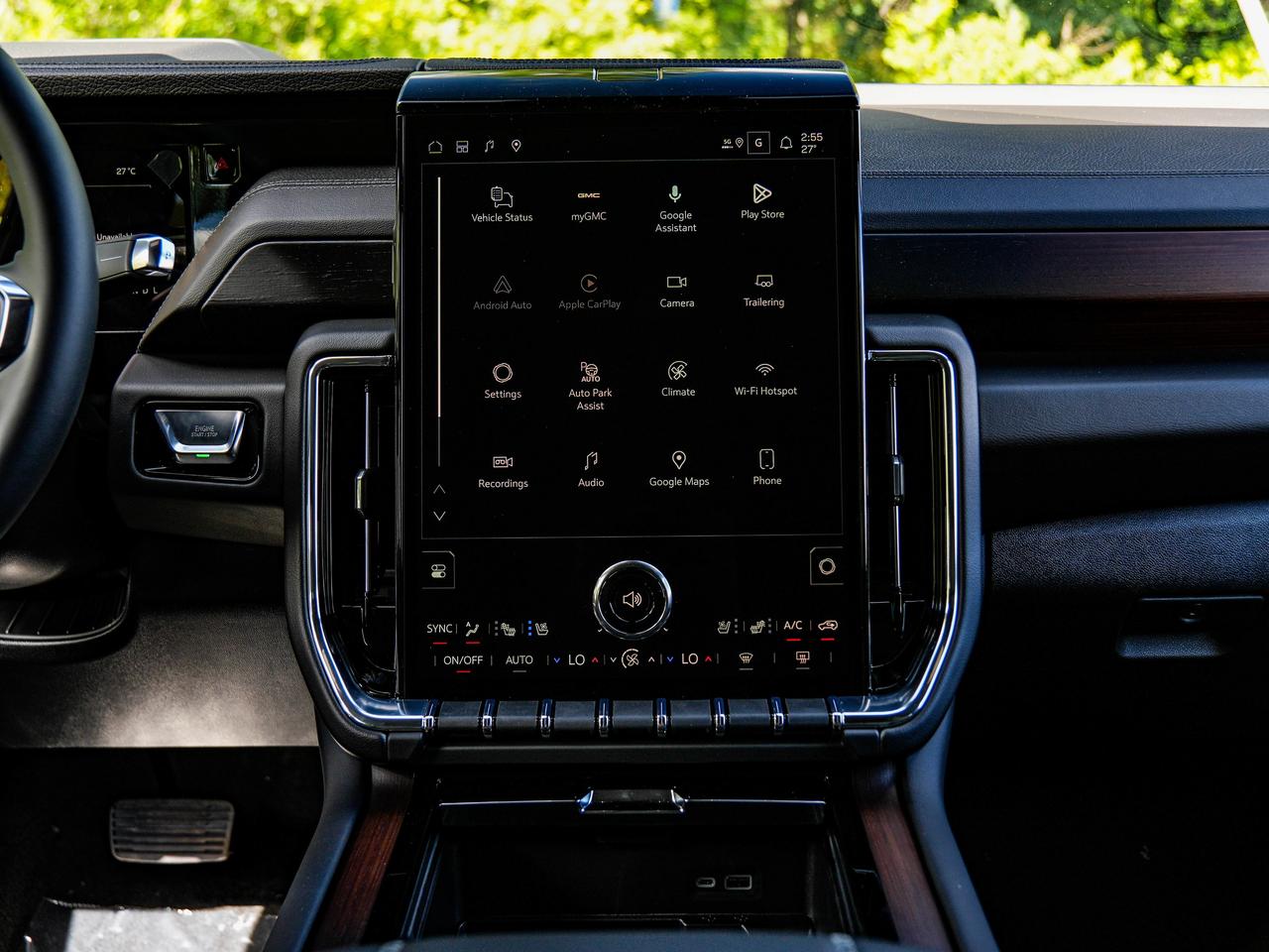 2026 GMC Yukon XL Denali Photo
