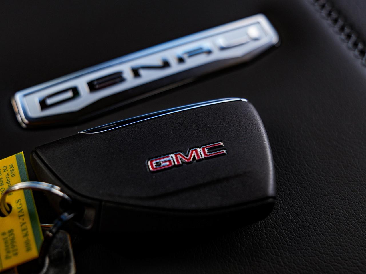 2026 GMC Yukon XL Denali Photo