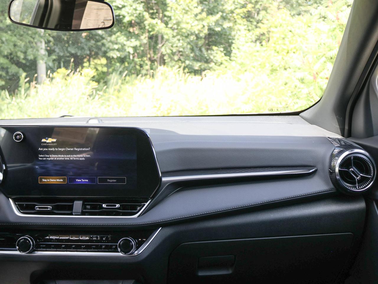 2027 Chevrolet Equinox AWD LT Photo