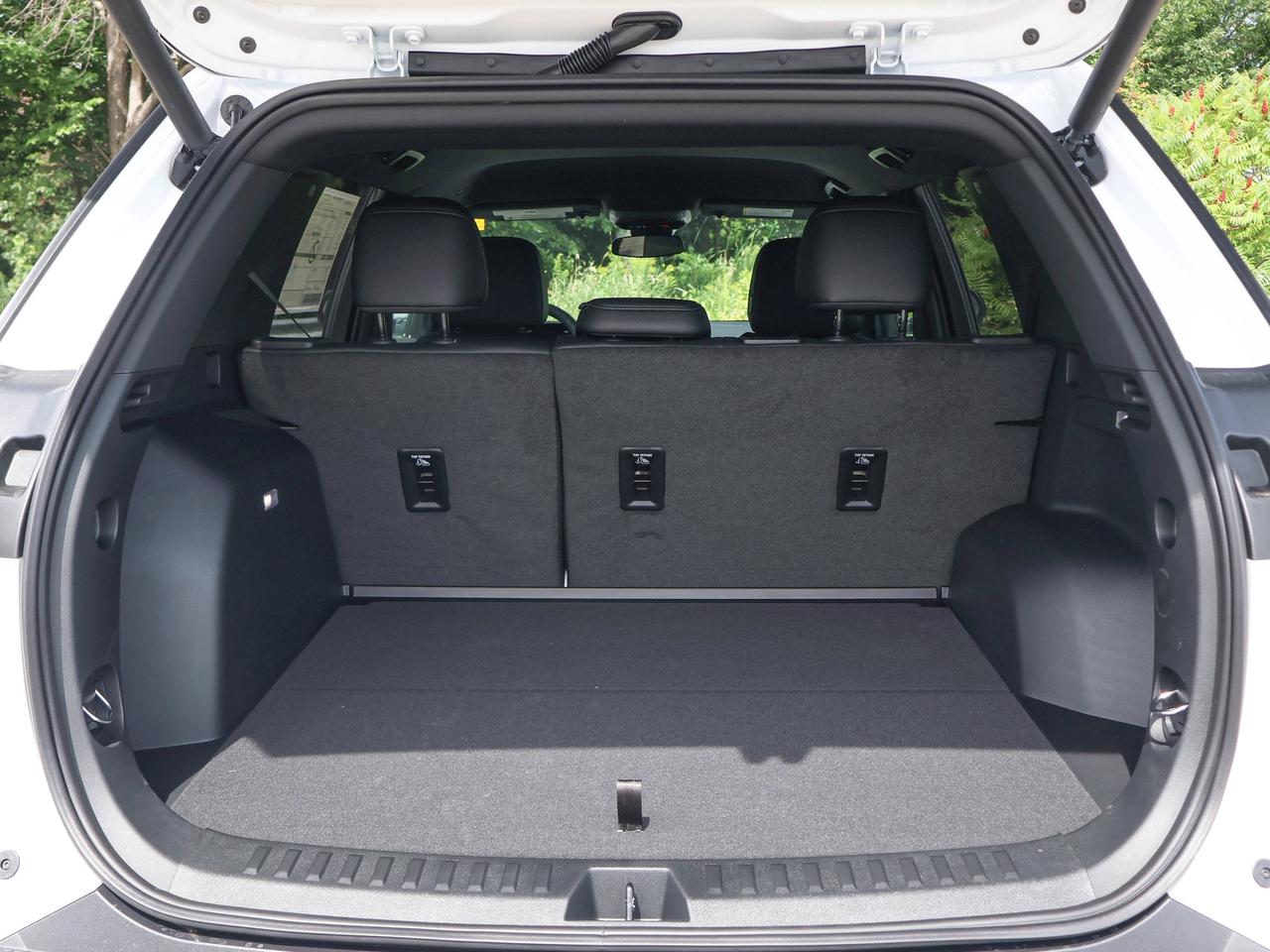 2027 Chevrolet Equinox AWD LT Photo
