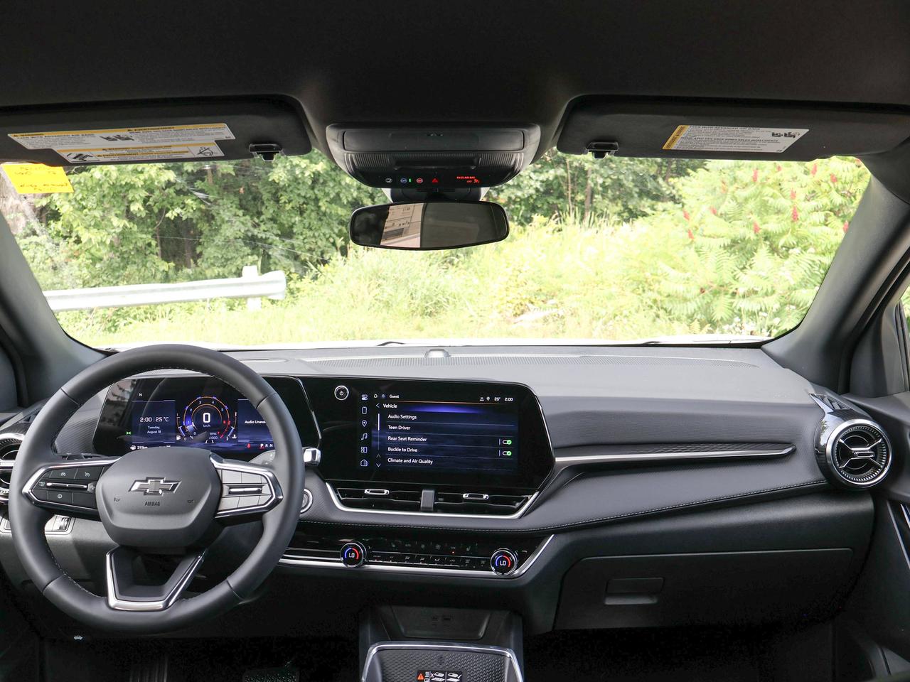 2027 Chevrolet Equinox AWD LT Photo