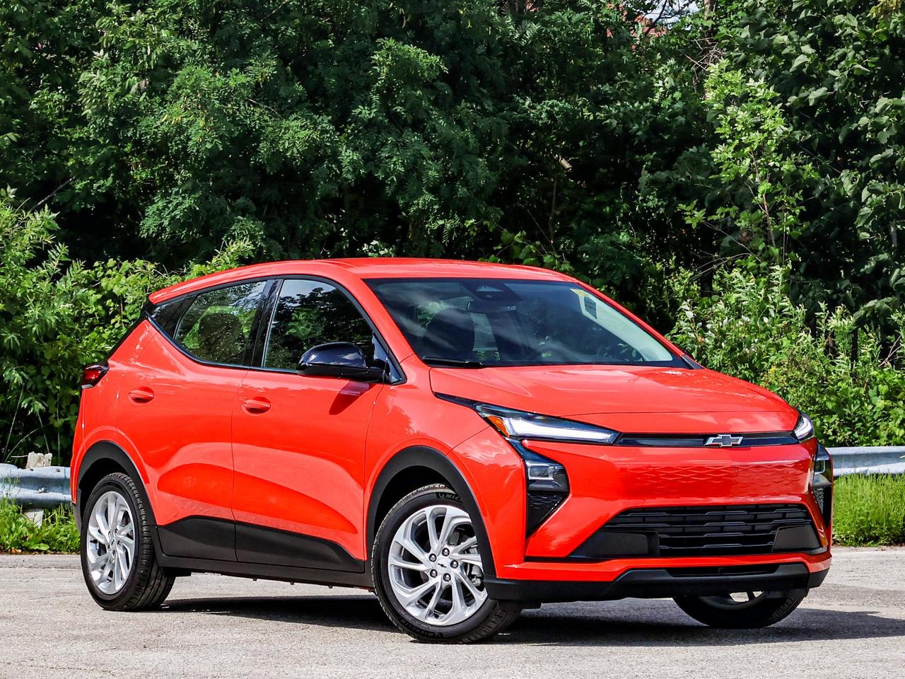2027 Chevrolet Bolt LT Photo