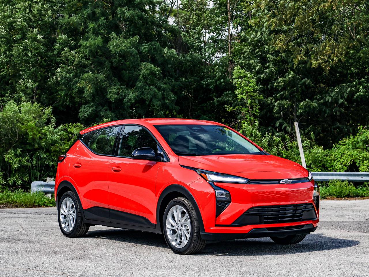 2027 Chevrolet Bolt LT Photo