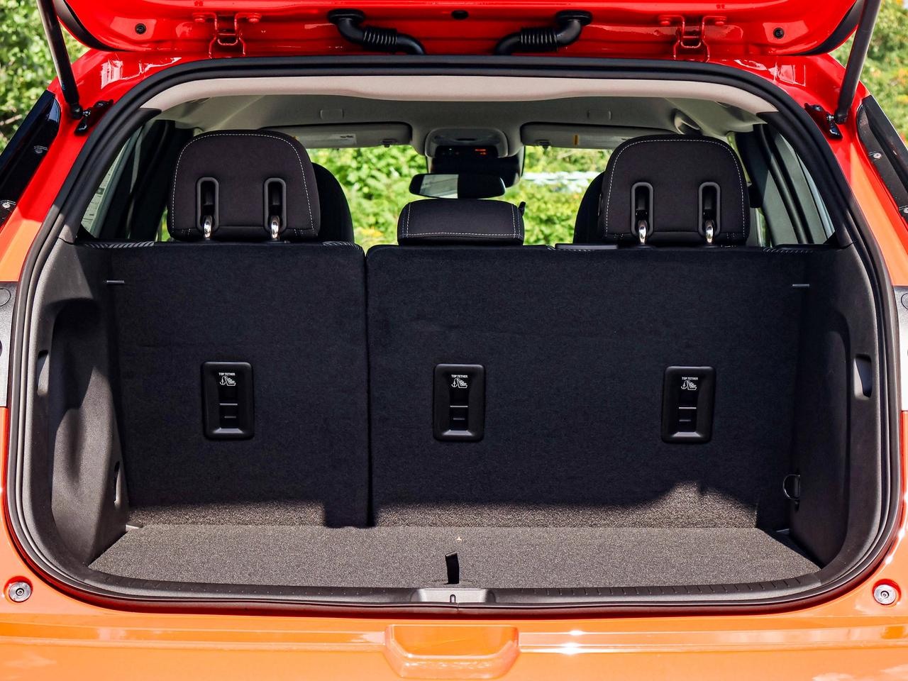 2027 Chevrolet Bolt LT Photo