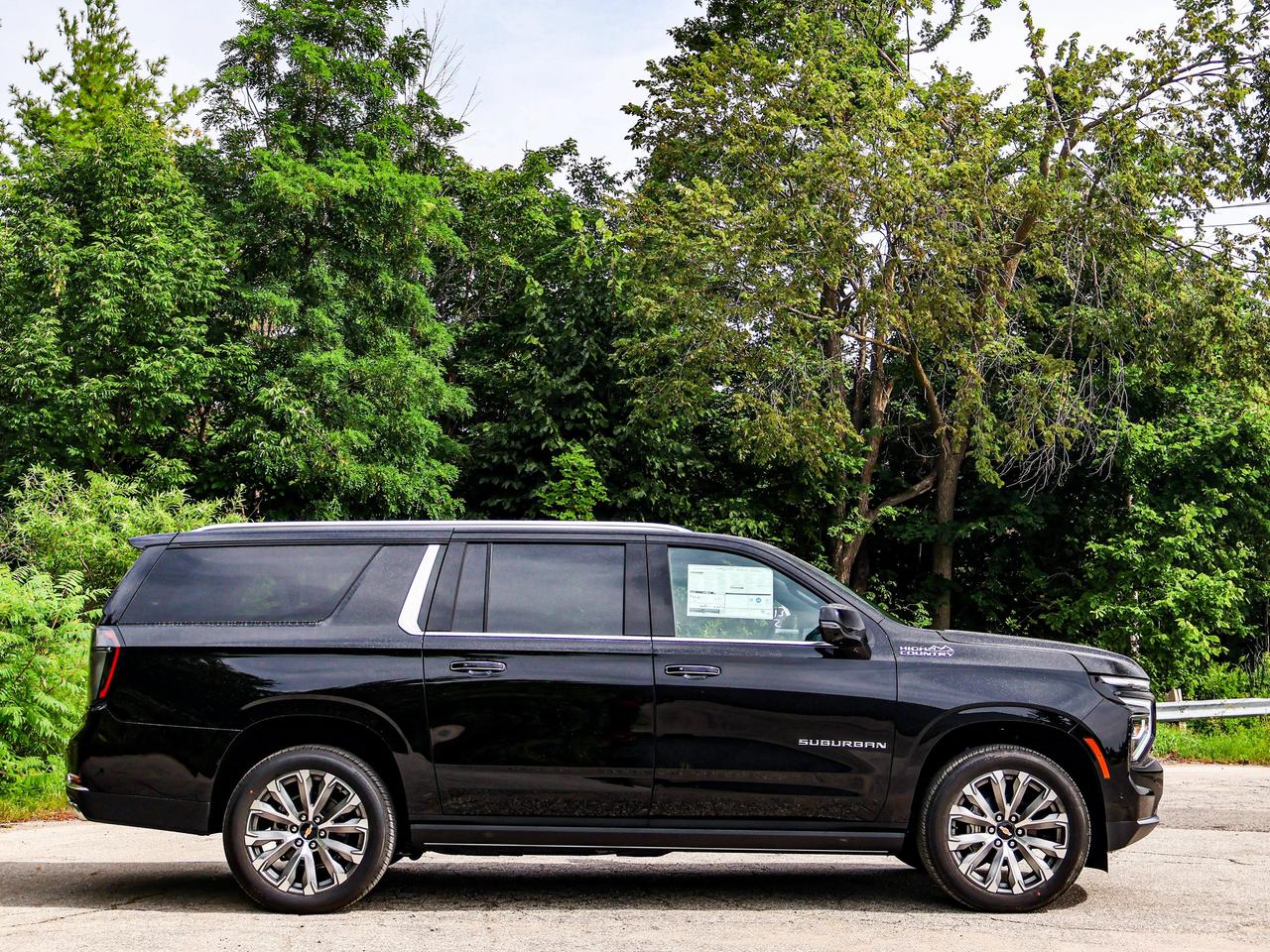 2026 Chevrolet Suburban High Country Photo