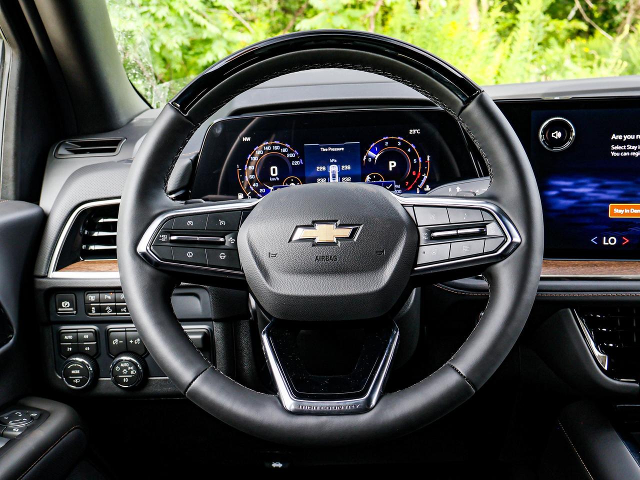 2026 Chevrolet Suburban High Country Photo