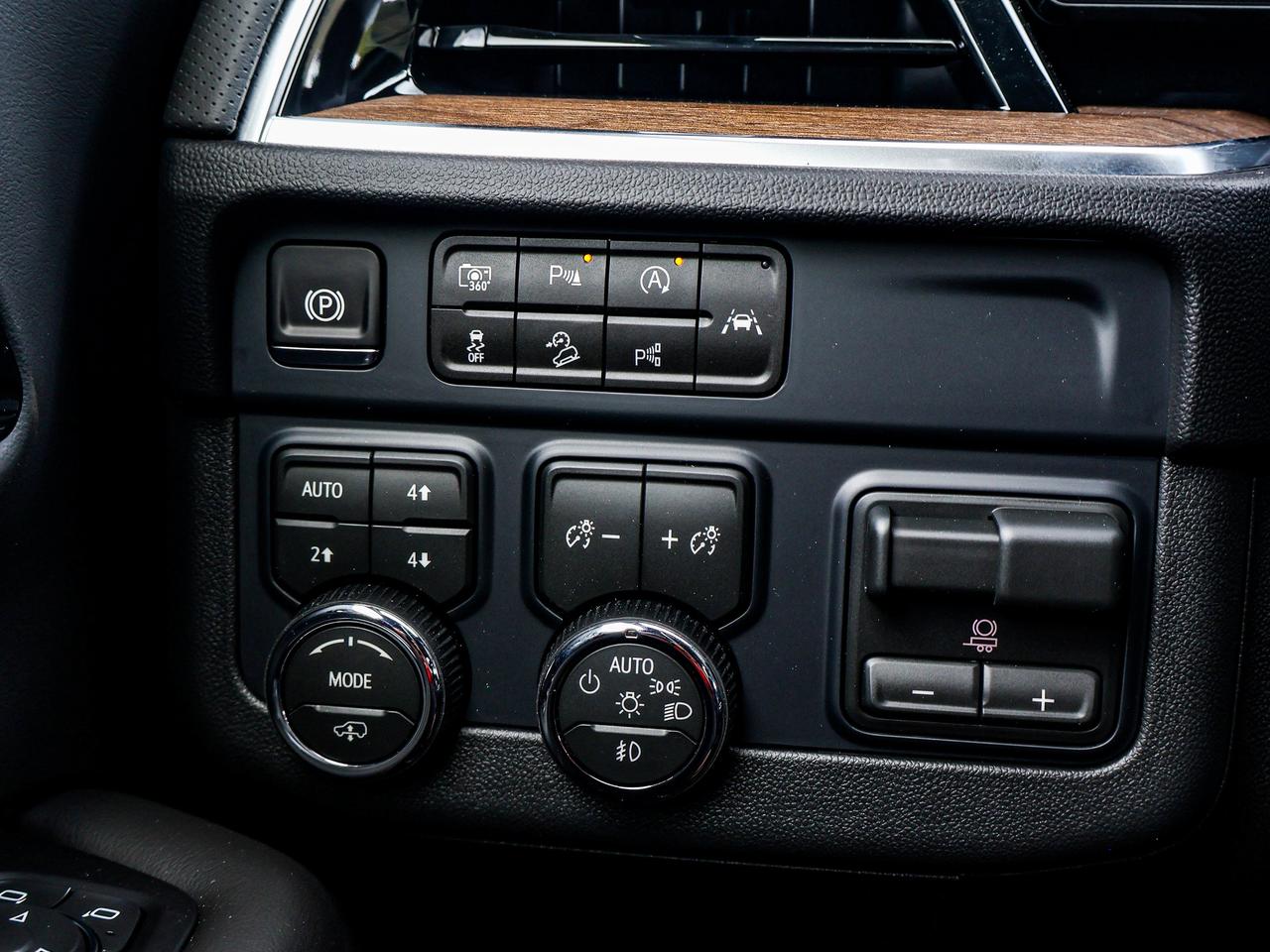 2026 Chevrolet Suburban High Country Photo