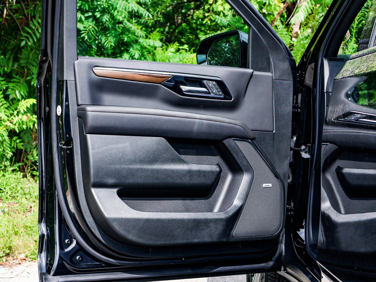 2026 Chevrolet Suburban High Country Photo