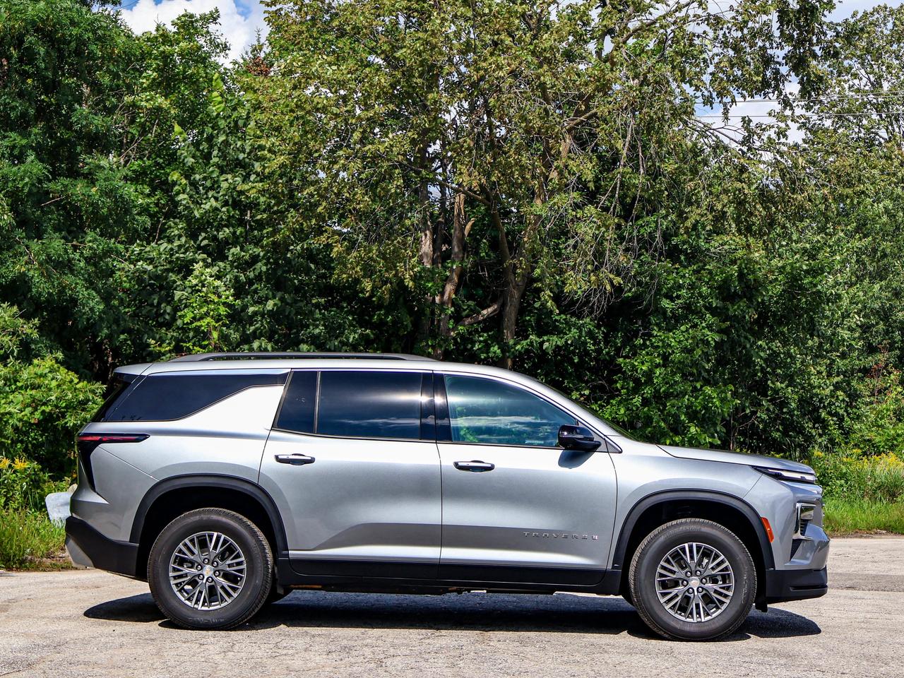 2027 Chevrolet Traverse LT Photo